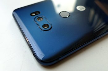 Dual-Cam LG V30