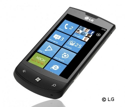 Das Betriebssystem Windows Phone auf dem LG Optimus 7 lässt sich intuitiv bedienen